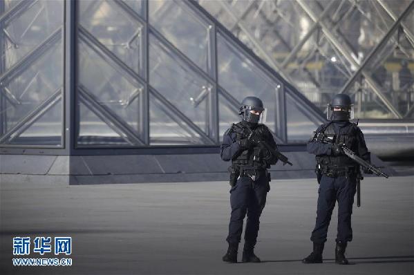 （外代一线）（3）一男子在卢浮宫持刀行凶　法国政府称此事具恐袭特征