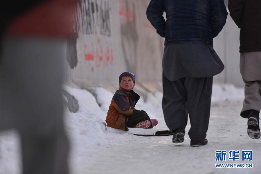 （国际）（1）阿富汗大雪极寒天气已致至少100人死亡