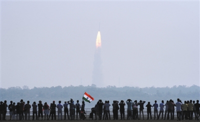 印度发射“1箭104星” 创世界纪录
