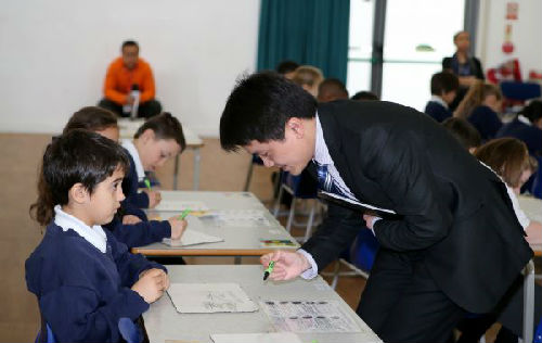 英媒称英国学生史无前例使用中国数学教材：一字一句翻译