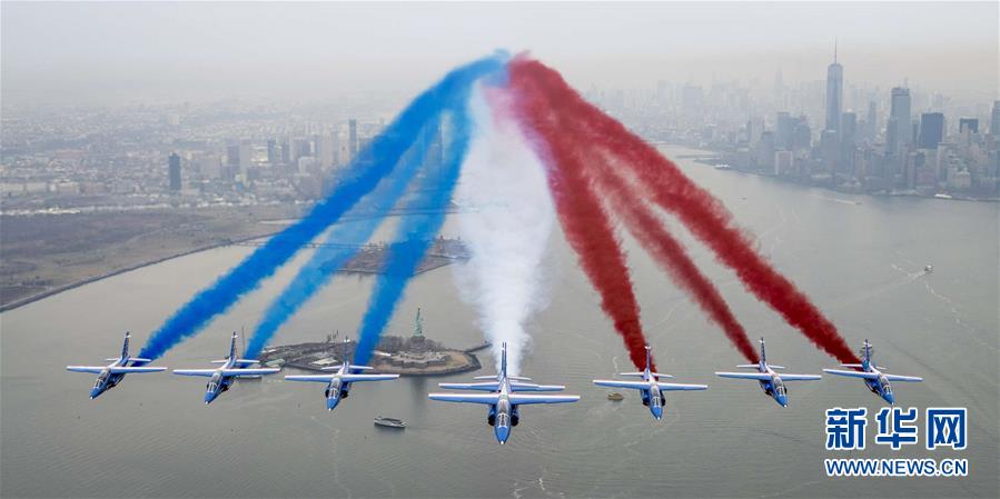 法国飞行表演队亮相纽约（高清组图）