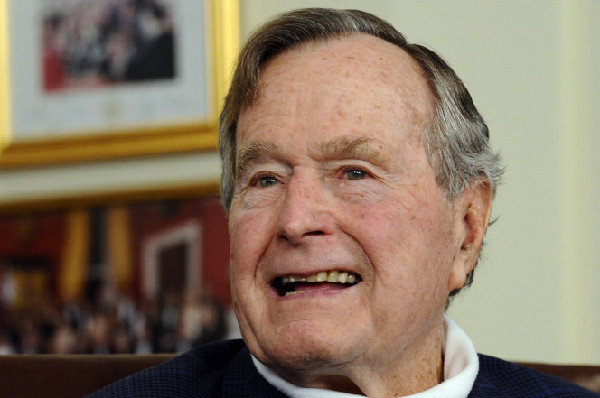 美国前总统老布什因肺炎复发入院就医 目前状况稳定