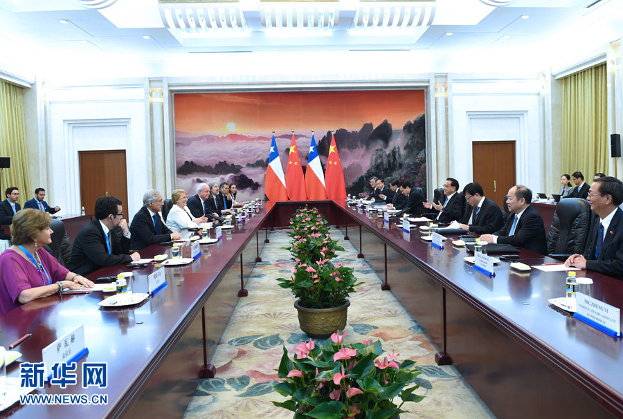 5月14日，国务院总理李克强在北京人民大会堂会见来华进行国事访问并出席“一带一路”国际合作高峰论坛的智利总统巴切莱特。 新华社记者饶爱民 摄