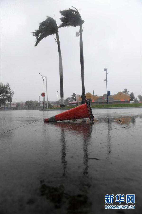 （国际）（4）飓风“艾尔玛”登陆美国佛罗里达