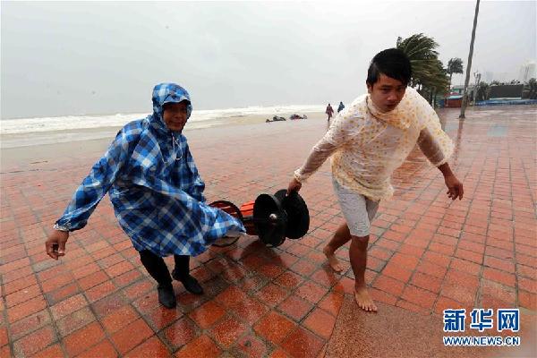 （国际）（4）台风“达维”登陆越南中部11人死亡