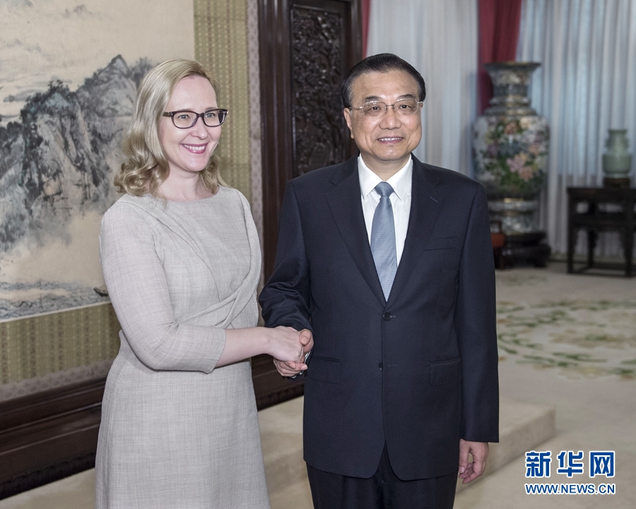 11月6日，国务院总理李克强在北京中南海紫光阁会见芬兰议会议长洛赫拉。新华社记者李涛摄