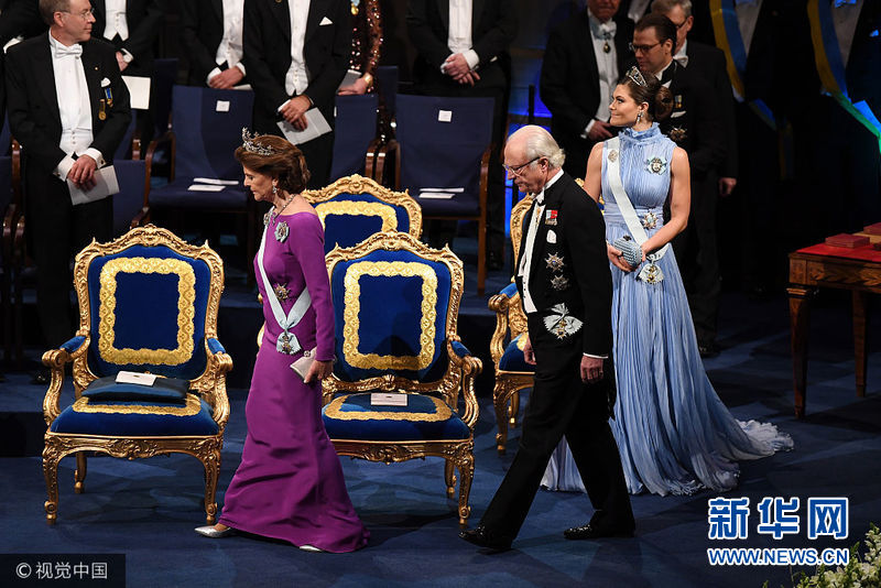 瑞典皇室成员优雅亮相诺贝尔颁奖典礼 场面华