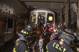 美国纽约地铁脱轨 至少19人受伤（高清组图）