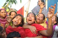 孟加拉国首都达卡一简易房倒塌至少10人死亡
