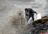 超强台风“巨爵”登陆菲律宾 上万人疏散避难(图)