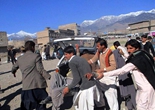 巴基斯坦一市场遭袭致17死55伤（组图）