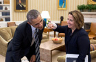 白宫2015年度最佳照片 女官员“拳打”奥巴马