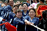 实拍朝鲜人过“五一”:男女老少欢呼歌唱感谢领袖