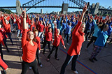 悉尼“大舞汇” 2000名民众齐跳“广场舞”