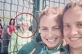 英国女王为澳球员自拍当背景 照片爆红网络（组图）