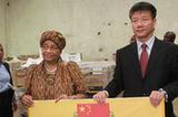 中国向利比里亚正式交接抗埃博拉救援物资