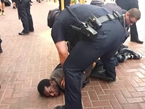美国警察把假肢当武器 制服残疾男子【高清组图】