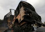 印度发生50万人骚乱 公交车被烧成废铁（组图）