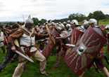 英国历史爱好者重现古罗马士兵生活战事（组图）