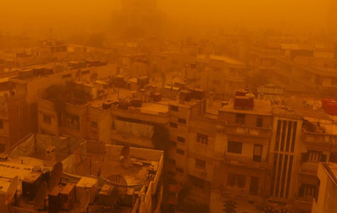 叙利亚黎巴嫩遭沙尘天气 天空变黄色混沌一片(高清)