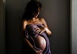 巴西摄影师用镜头记录女友在家产子全过程（组图）