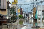 日本茨城县继续搜寻洪灾失踪者 百余人受困(高清组图)