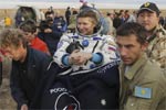 俄三宇航员返回地球 创太空停留879天纪录