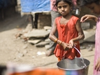 印度摄影师镜头记录贫民窟生活百态【高清组图】
