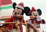 东京迪士尼乐园举行圣诞巡游（组图）