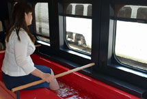日本推“足汤”度假列车：可边坐火车边泡脚（图）