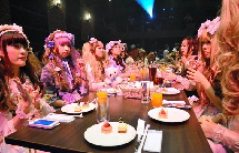 日本小樽市举办萝莉派对 巧妙融合古典与时尚