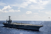 美舰队在日本以东海域威力展示 舰载机成群升空