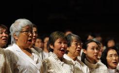 日本“恶魔的饱食”合唱团在哈尔滨演出